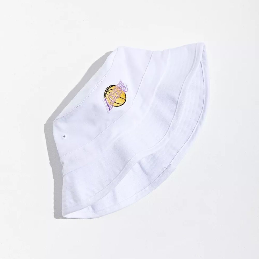 Mitchell & Ness Los Angeles Lakers White Bucket Hat Summer Size Small